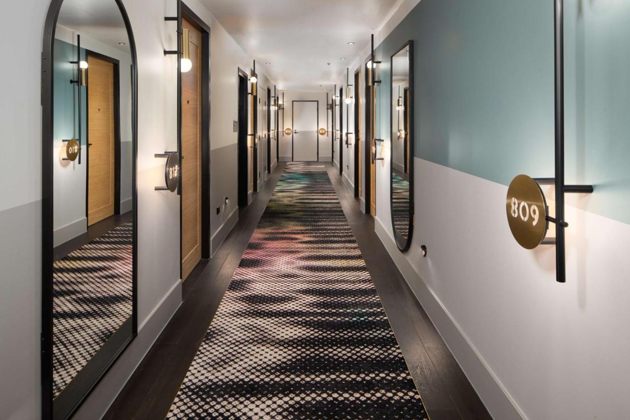Qt Newcastle Otel Dış mekan fotoğraf A corridor at the hotel