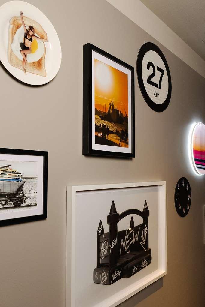 Qt Newcastle Otel Olanaklar fotoğraf A selection of photographs by the artist